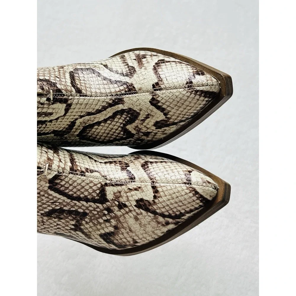 Vince Camuto Womens GINSEL Snake Pointed Toe Bootie Leather Stacked Heel Size 7M